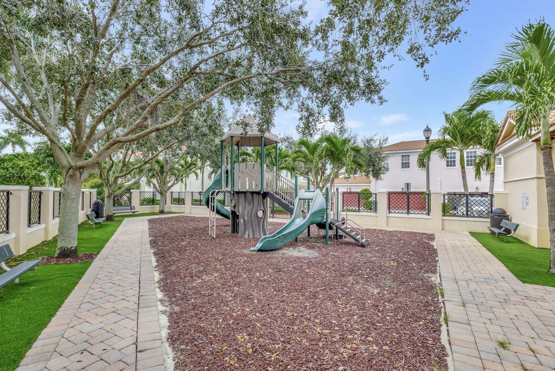 8302 NW 8th, Unit 8302, Boca Raton, FL 33487 Photo
