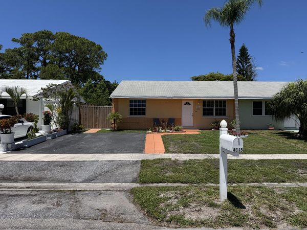 4815 Gladiator Circle, Greenacres, FL 33463