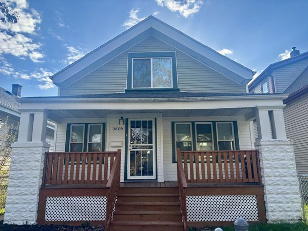 3609 N 24th Pl, Milwaukee, WI 53206