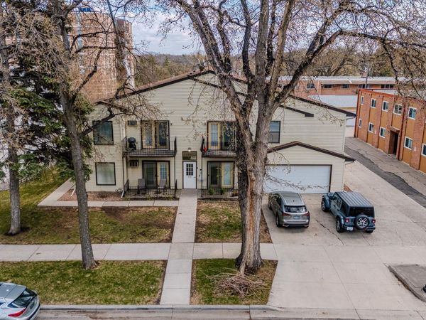 516 8th Street S, Fargo, ND 58103