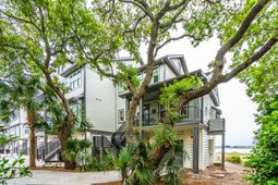 945 Cove Bay Lane photo 4