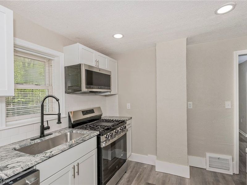 22530 Harms Road, Richmond Heights, OH 44143 Photo 4