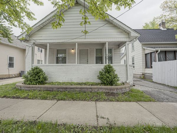 746 jackson Street , Aurora, IL 60505