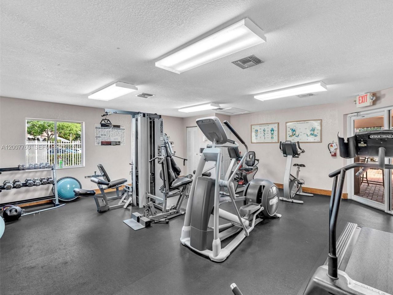 1958 E Discovery Cir E, Deerfield Beach, FL 33442 Photo