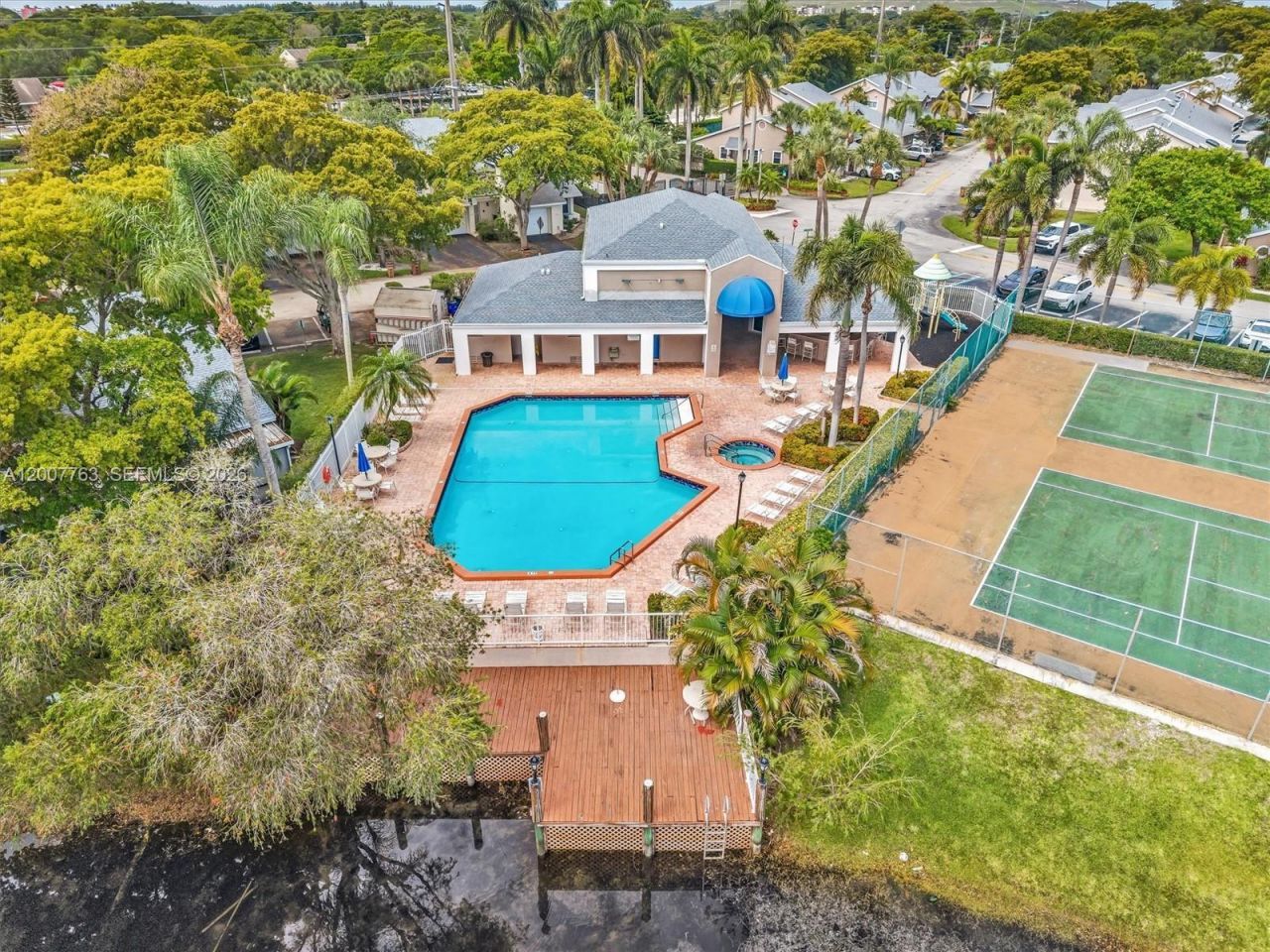 1958 E Discovery Cir E, Deerfield Beach, FL 33442 Photo