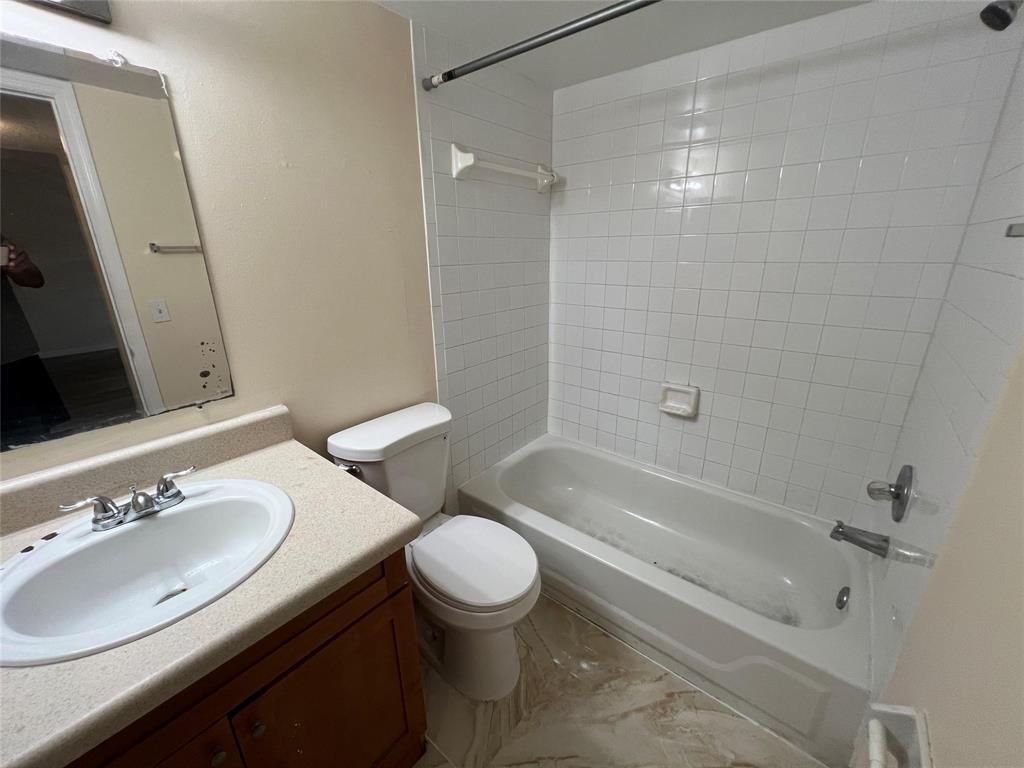 2431 NW 56th Avenue, Unit 5-201, Lauderhill, FL 33313 Photo