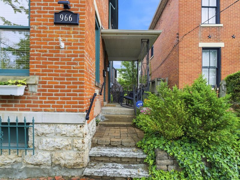 966 S Front Street, Columbus, OH 43206 Photo 3