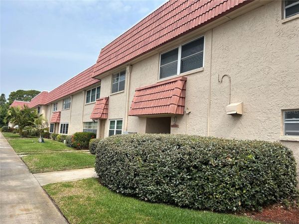 10037 62ND TERRACE N, Unit 15, ST PETERSBURG, FL 33708