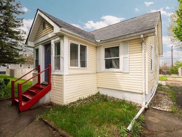 8659 N Canton Center Road, Canton, MI 48187