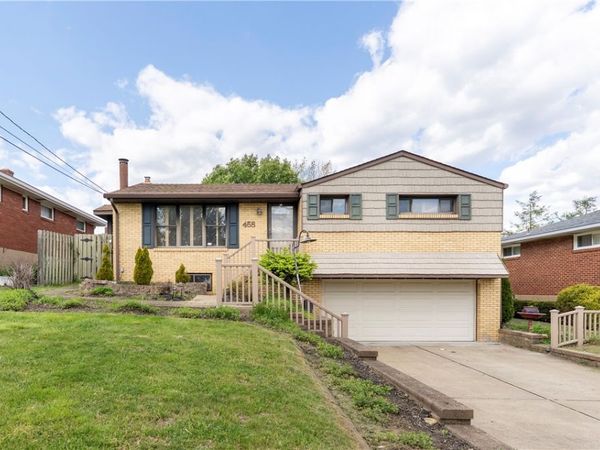 458 Blossom Dr, Pittsburgh, PA 15236