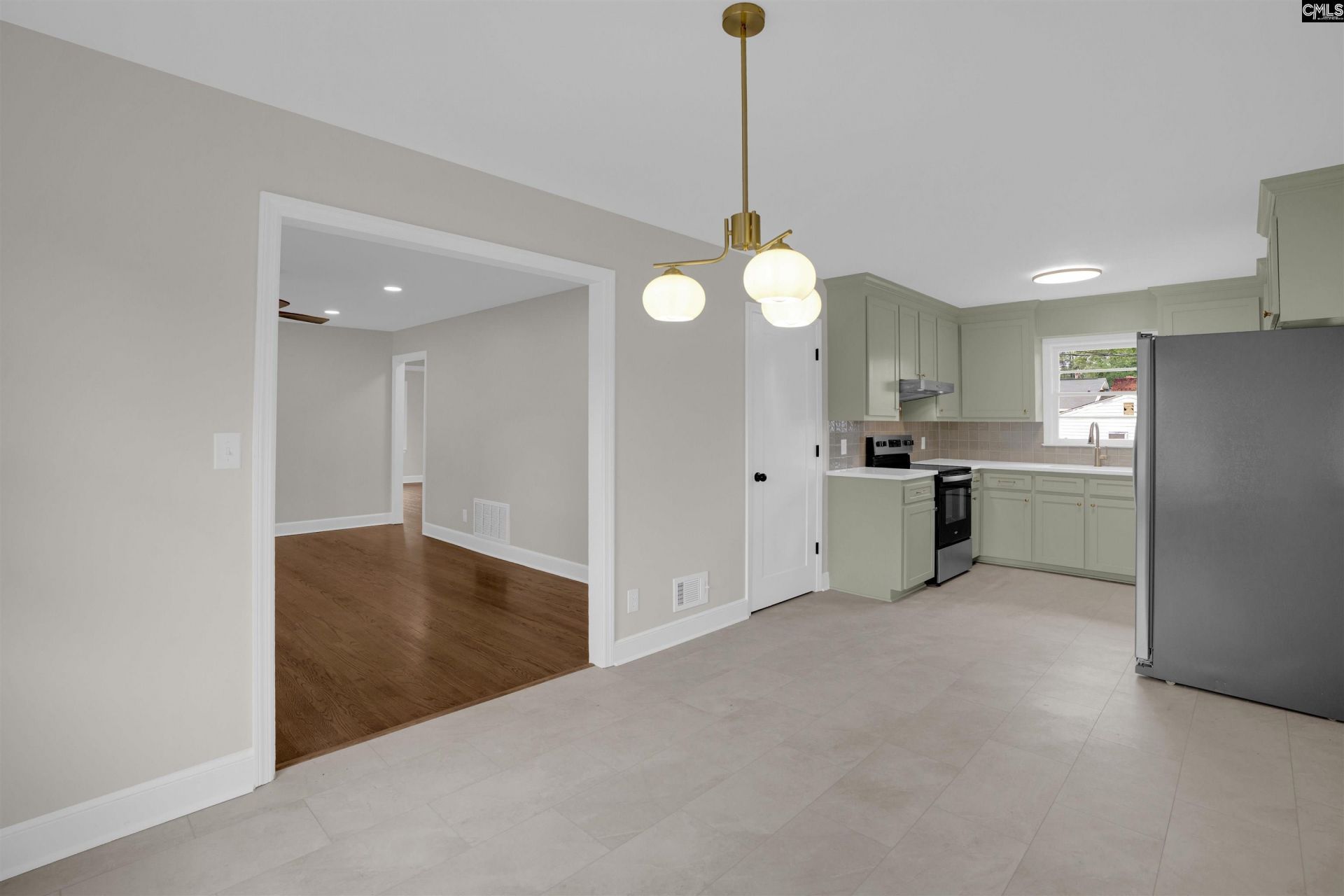 1462 Dahlia Photo 12