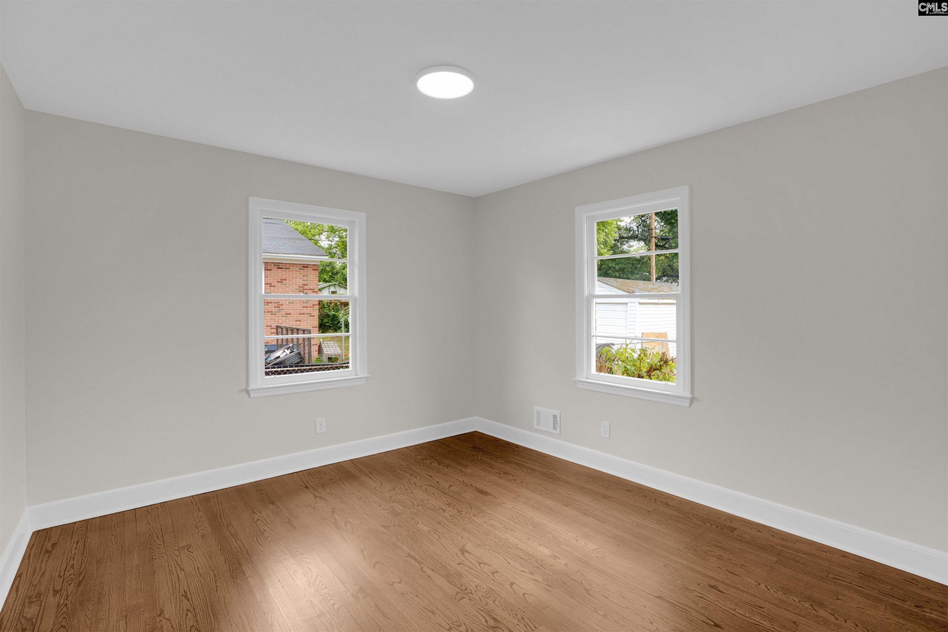 1462 Dahlia Photo 13