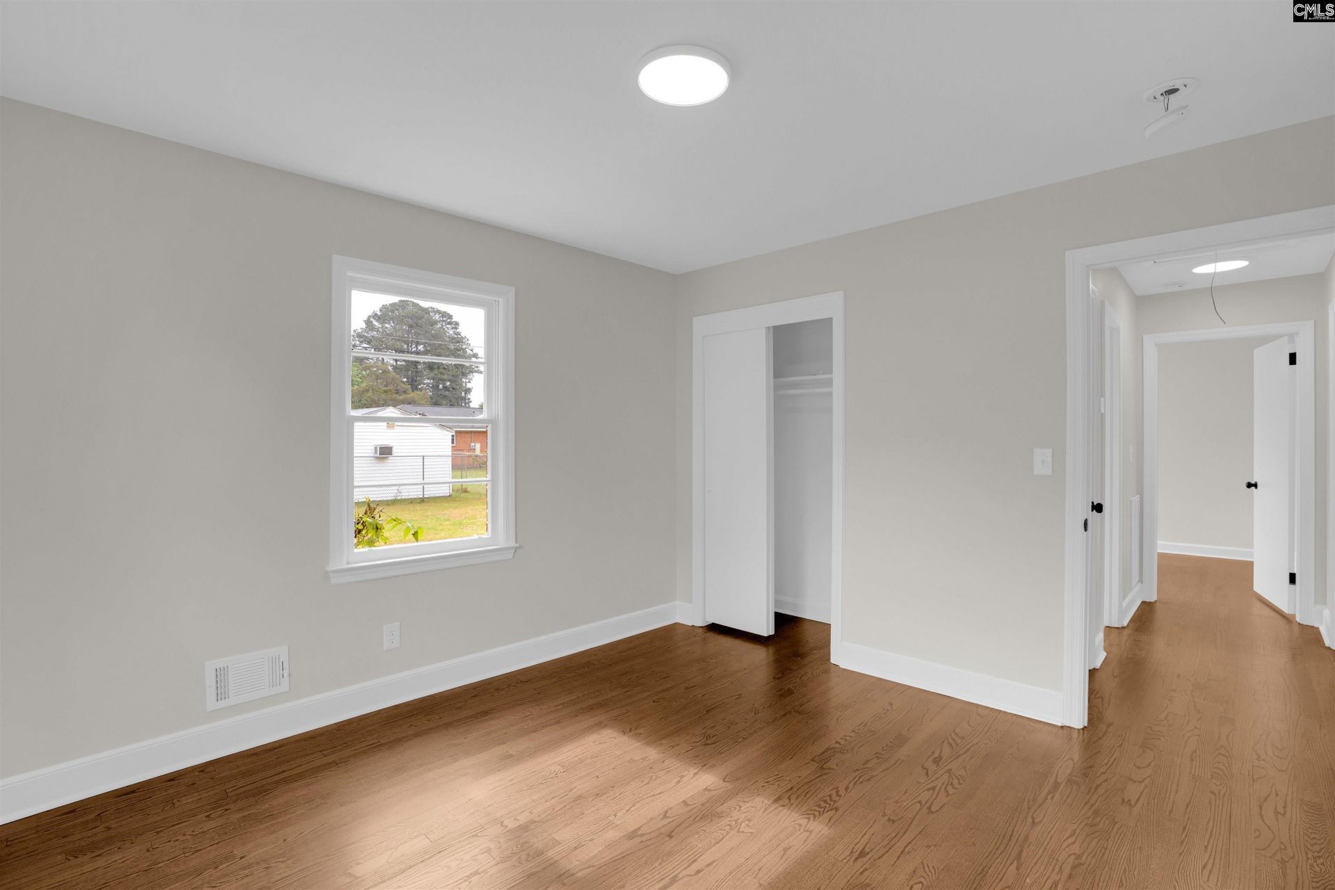 1462 Dahlia Photo 14