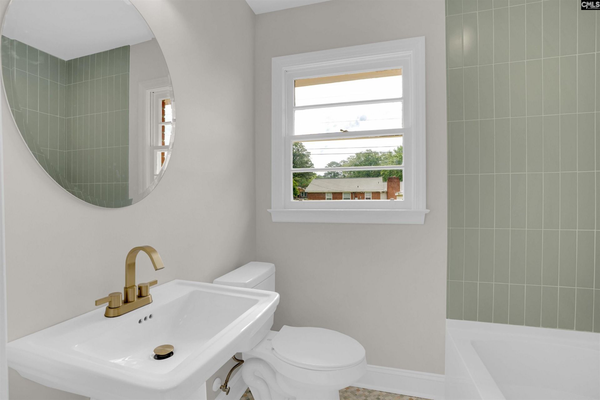 1462 Dahlia Photo 16