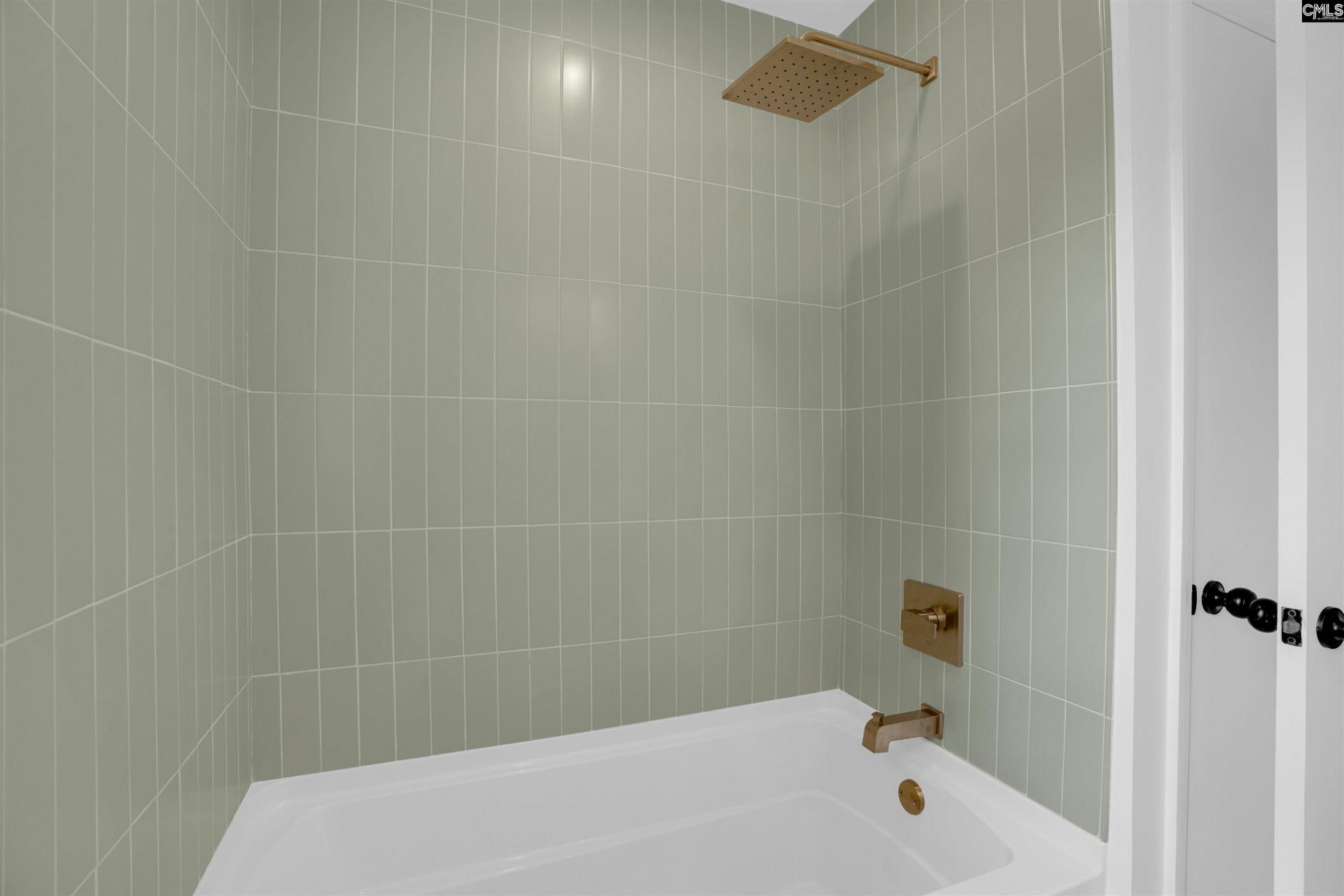1462 Dahlia Photo 17