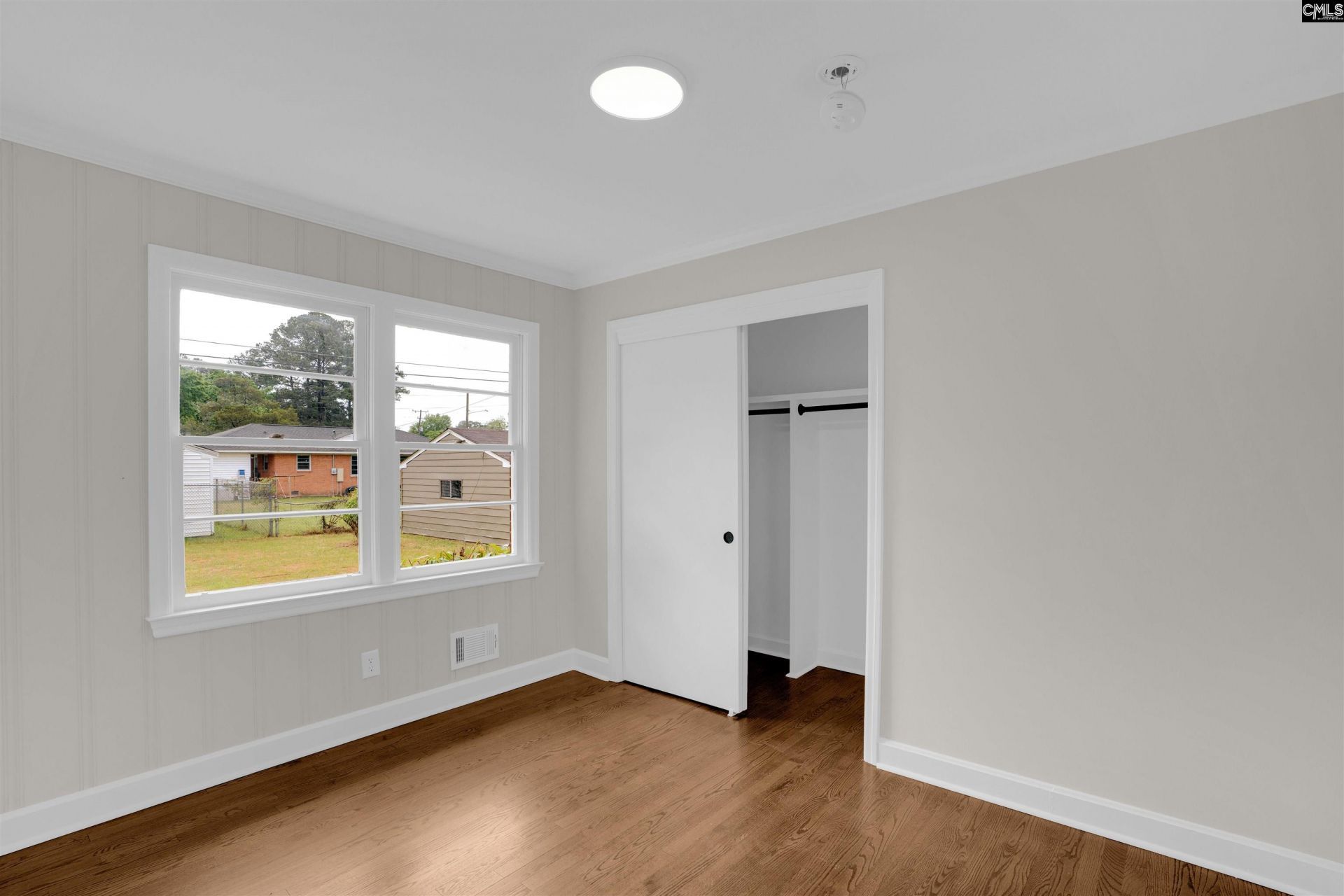 1462 Dahlia Photo 18