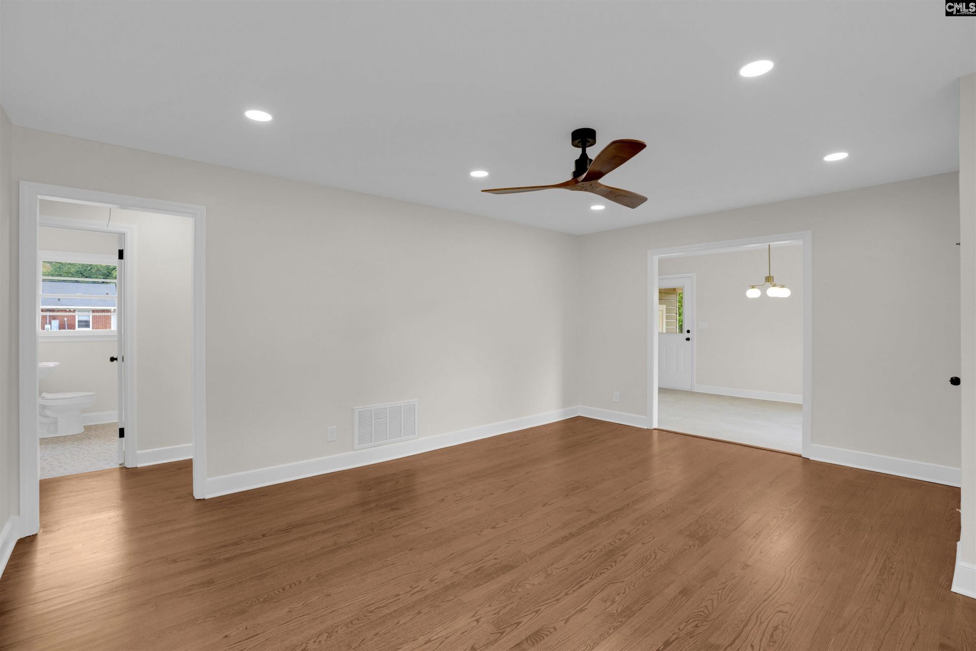 1462 Dahlia Photo 6