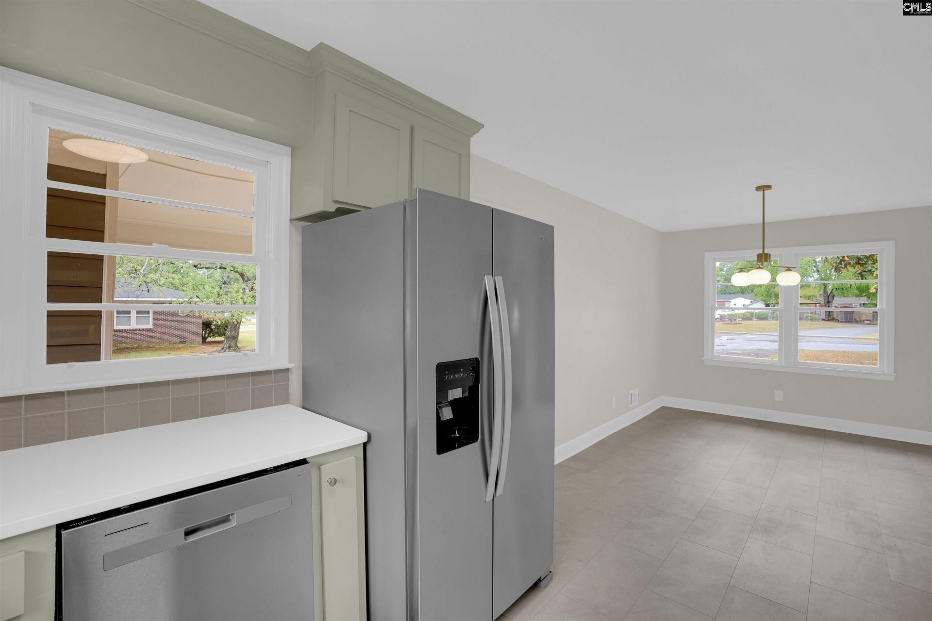 1462 Dahlia Photo 9