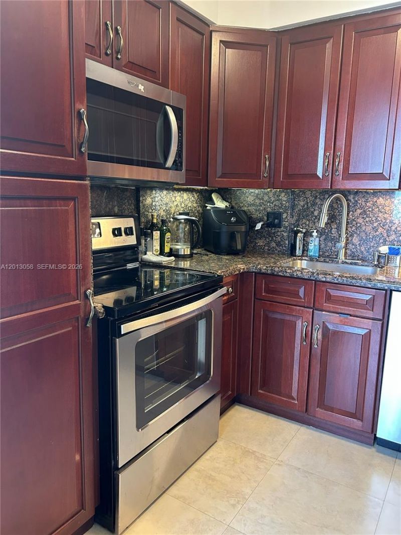 7441 Wayne Ave , Unit 7J, Miami Beach, FL 33141 Photo