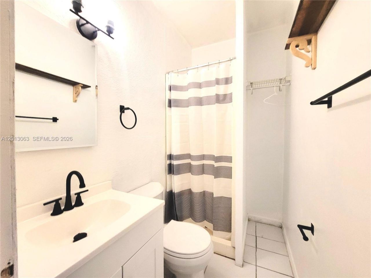 6730 Charleston St , Unit B-2, Hollywood, FL 33024 Photo