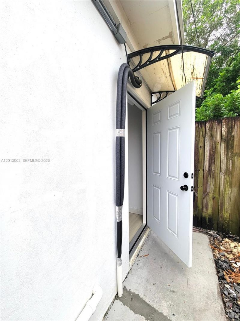 6730 Charleston St , Unit B-2, Hollywood, FL 33024 Photo