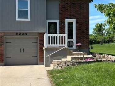 5328 NW 87th Court, Kansas City, MO 64154