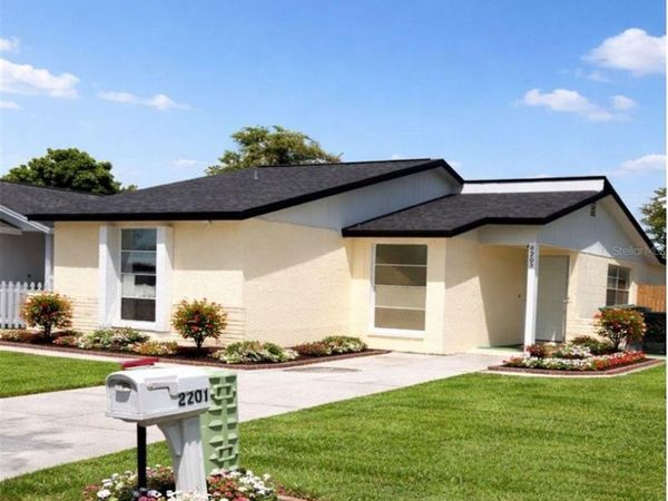 8203 OLIVEWOOD PLACE , TAMPA, FL 33615
