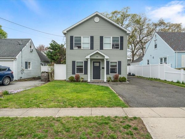 385 Grant Avenue, Copiague, NY 11726