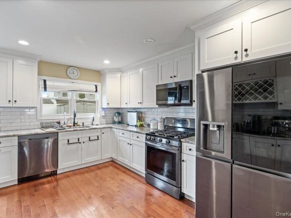 385 Grant Avenue , Copiague, NY 11726
