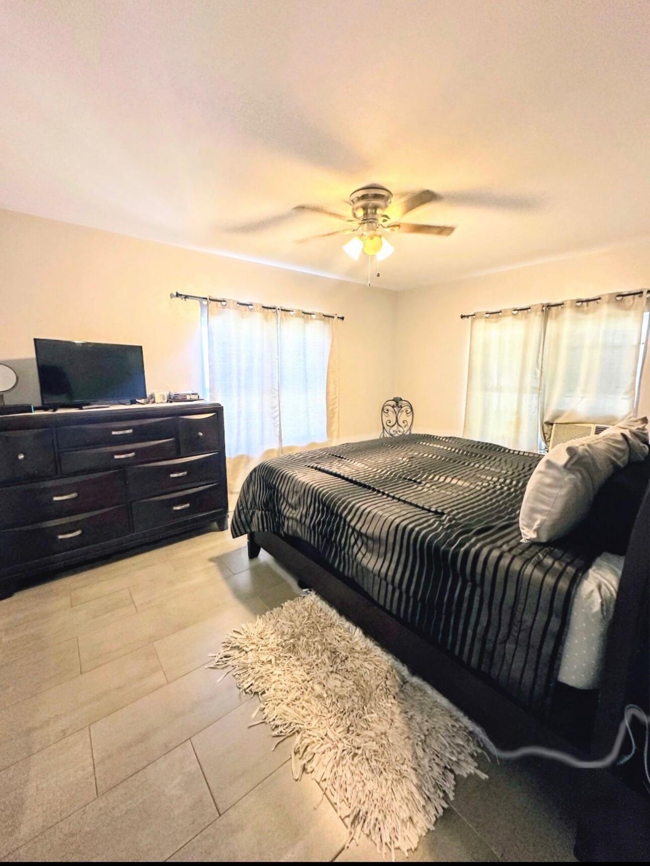 1000 NW 118th Street, Miami, FL 33168 Photo
