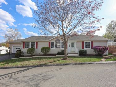 74 Heritage Way, Manchester, NH 03104