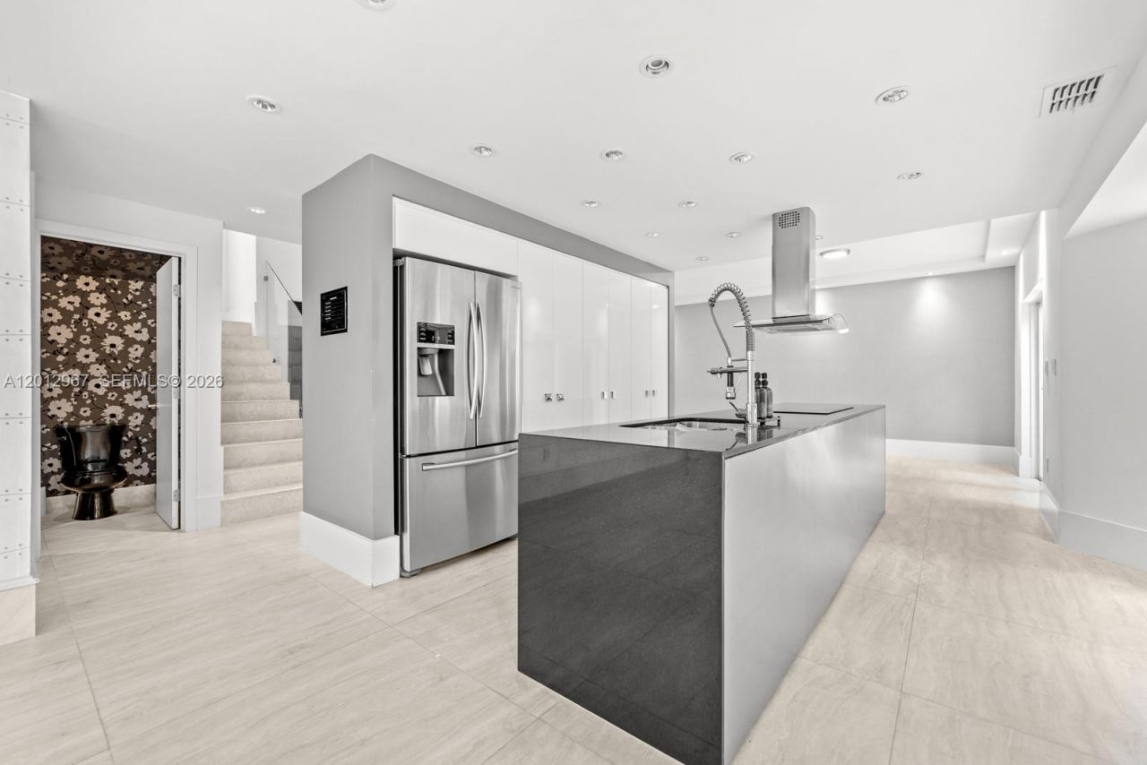 1830 Chucunantah Rd , Unit ., Miami, FL 33133 Photo