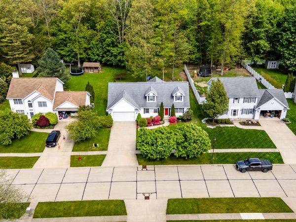743 Dogwood Lane, Vermilion, OH 44089