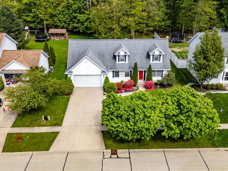 743 Dogwood Lane, Vermilion, OH 44089 Photo 2