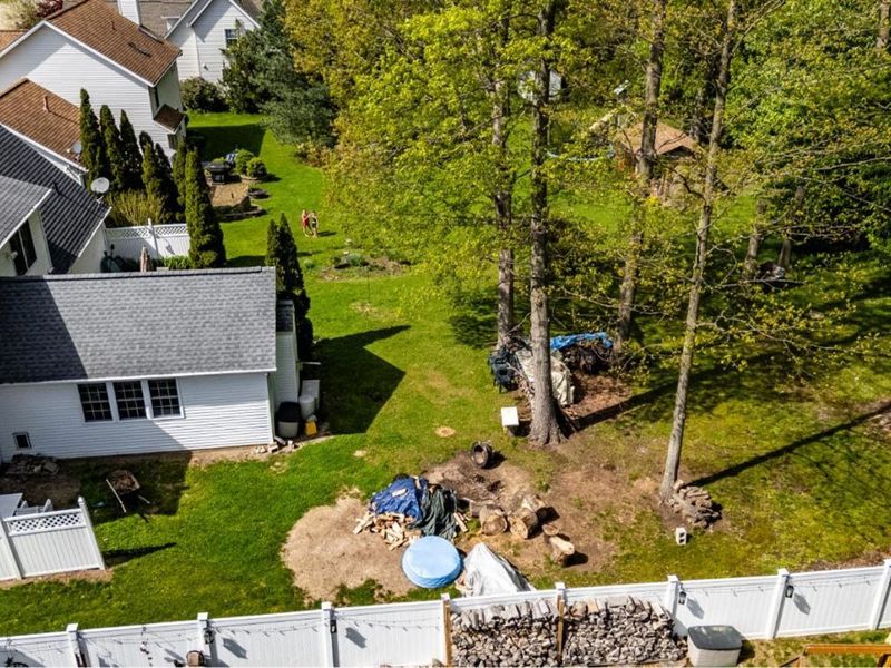 743 Dogwood Lane, Vermilion, OH 44089 Photo 4
