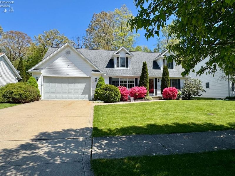 743 Dogwood Lane, Vermilion, OH 44089 Photo 8