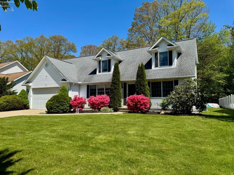 743 Dogwood Lane, Vermilion, OH 44089 Photo 9