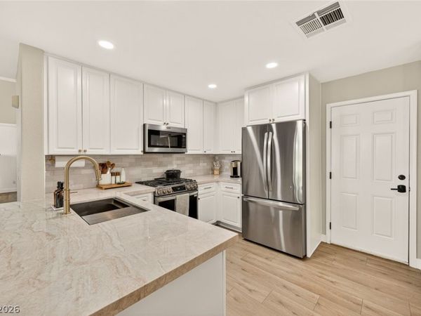 2437 Cliffwood Drive , Henderson, NV 89074