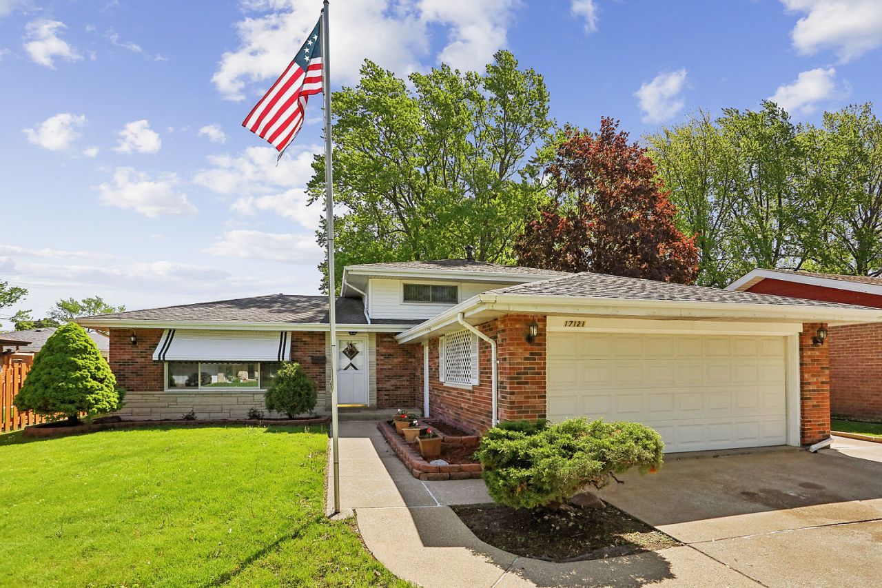 17121 Ingleside Avenue, South Holland, IL 60473 Main Photo