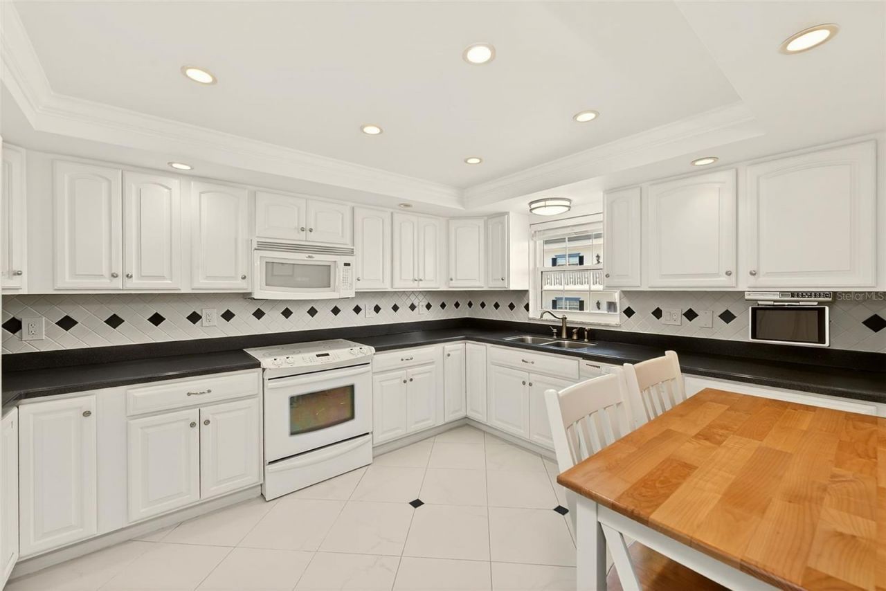 131 Bluff View Drive , Unit 401, Belleair Bluffs, FL 33770 Photo
