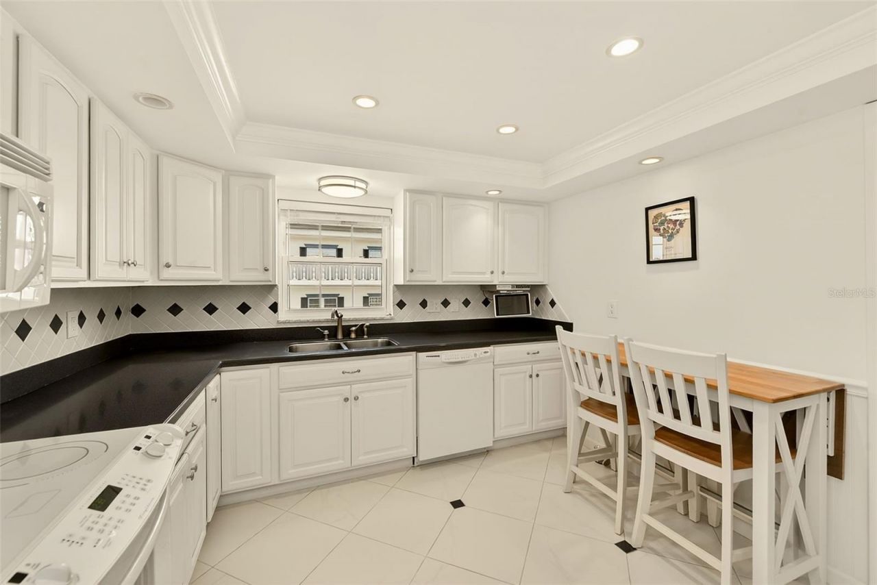131 Bluff View Drive , Unit 401, Belleair Bluffs, FL 33770 Photo