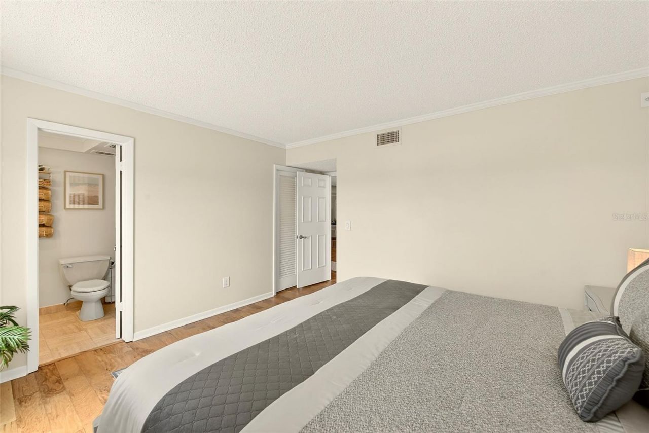 131 Bluff View Drive , Unit 401, Belleair Bluffs, FL 33770 Photo