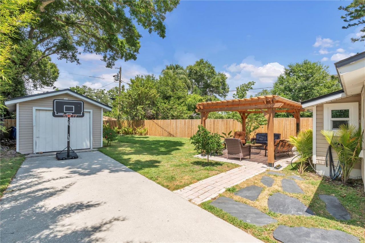 735 40th Avenue N, Saint Petersburg, FL 33703 Photo