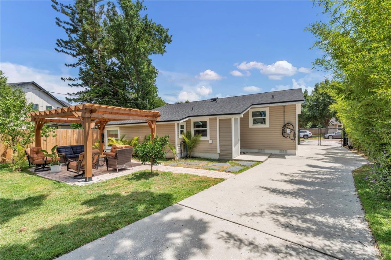 735 40th Avenue N, Saint Petersburg, FL 33703 Photo