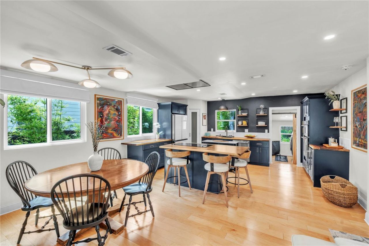 735 40th Avenue N, Saint Petersburg, FL 33703 Photo
