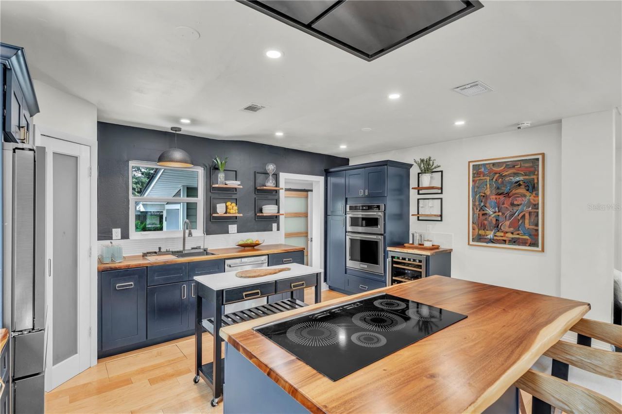 735 40th Avenue N, Saint Petersburg, FL 33703 Photo