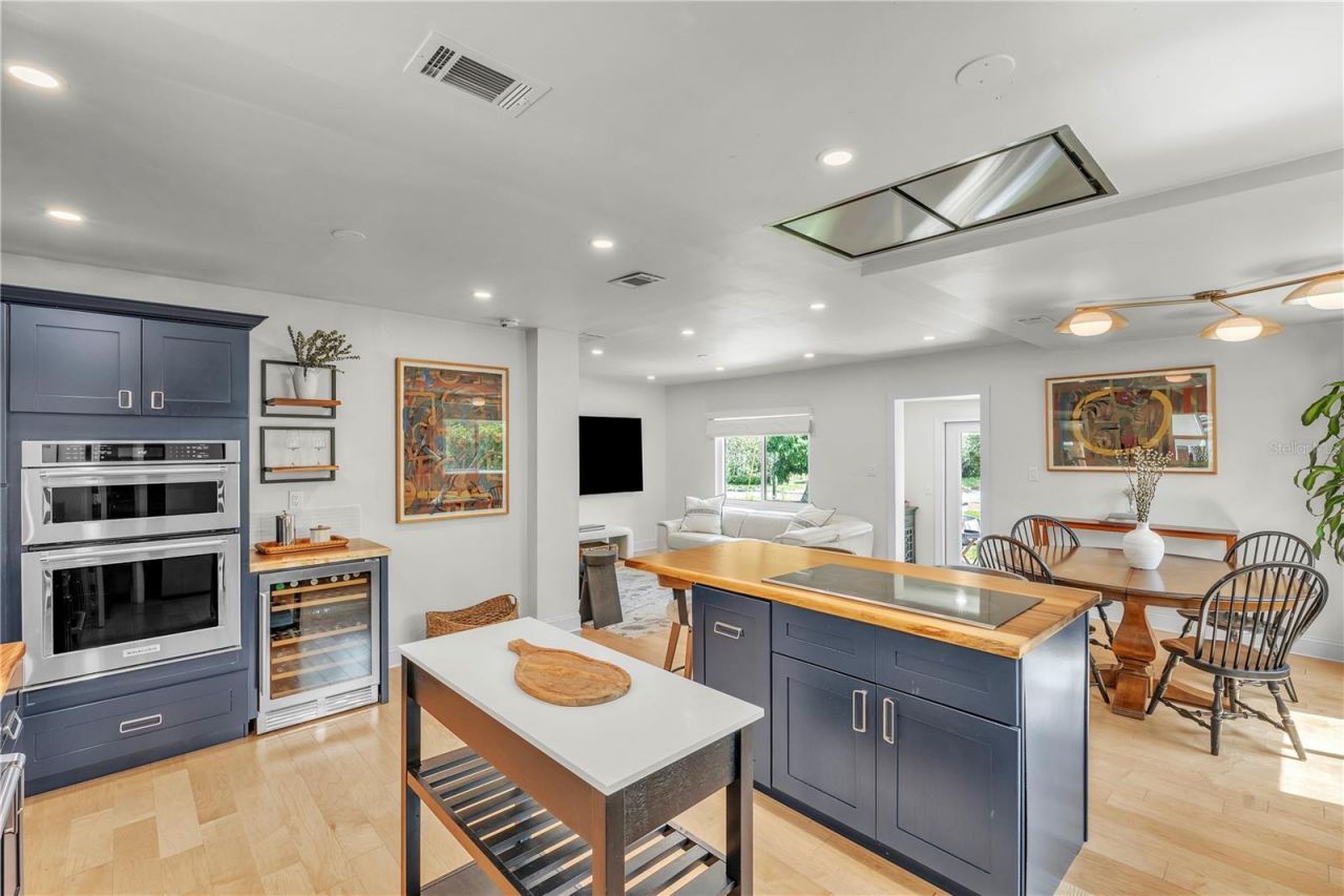 735 40th Avenue N, Saint Petersburg, FL 33703 Photo