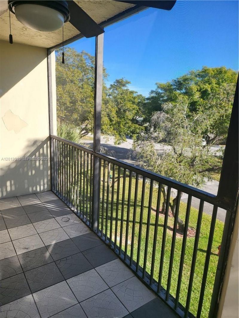 491 Racquet Club Rd , Unit 312, Weston, FL 33326 Photo
