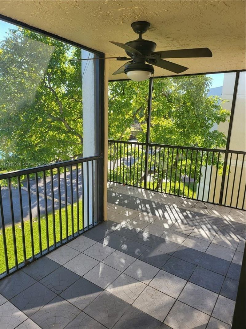 491 Racquet Club Rd , Unit 312, Weston, FL 33326 Photo