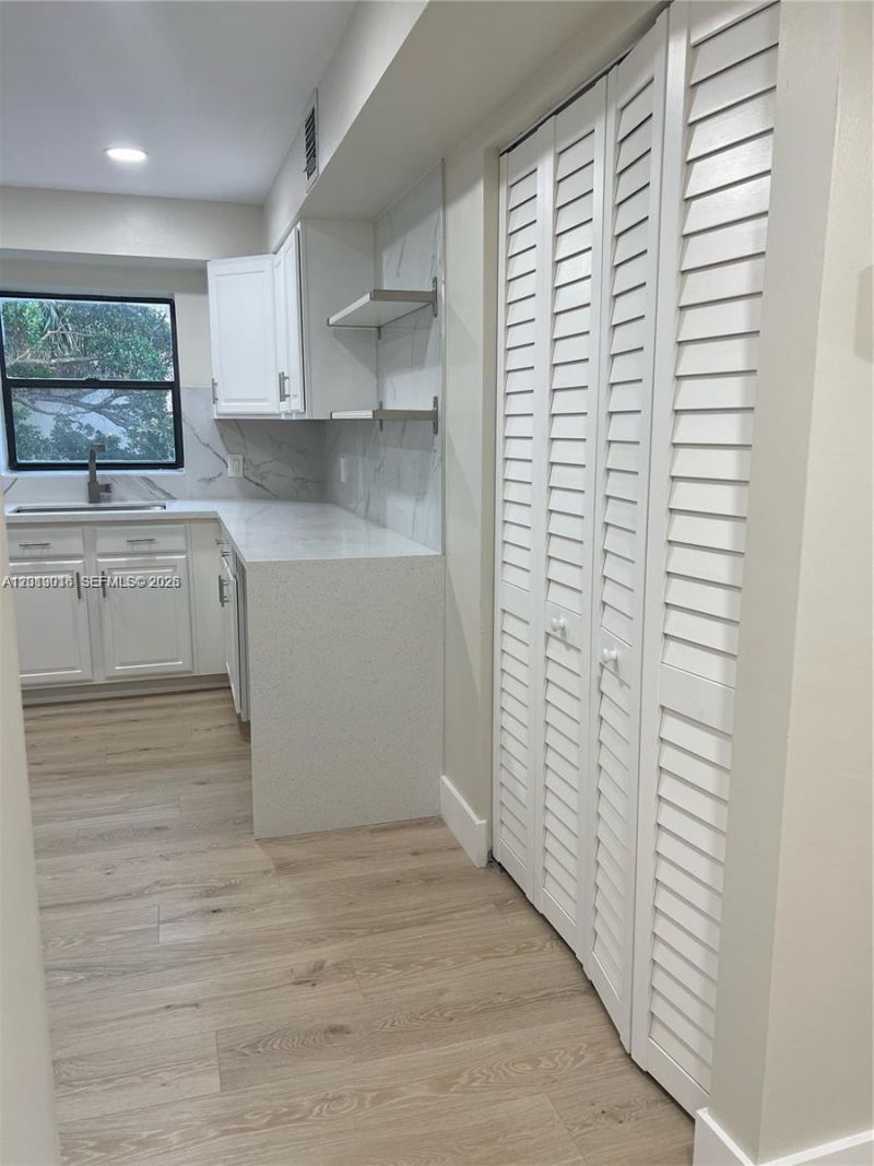 491 Racquet Club Rd , Unit 312, Weston, FL 33326 Photo